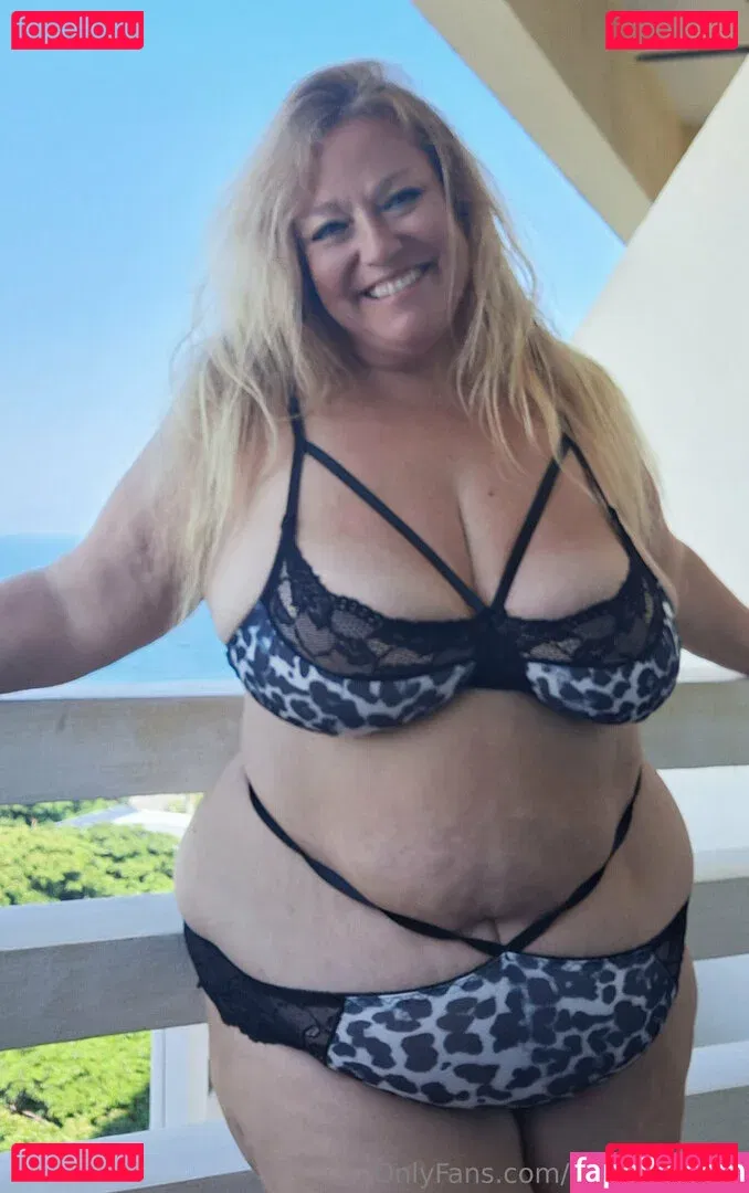 bustybbwbrit Onlyfans Photo Gallery 