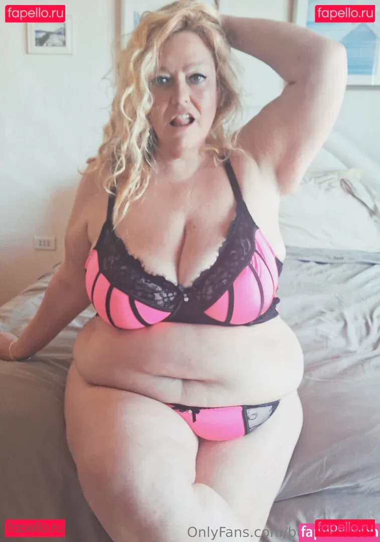 bustybbwbrit Onlyfans Photo Gallery 