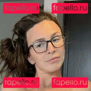 sliceofsavvi Onlyfans Photo Gallery 