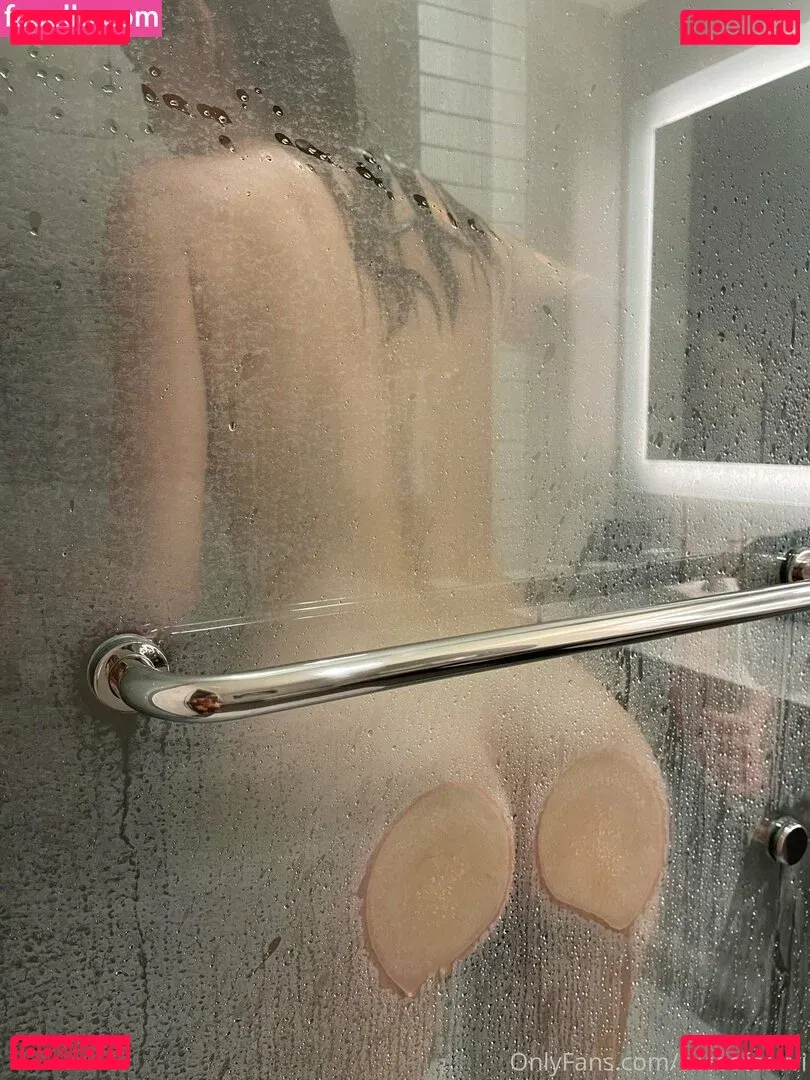 sliceofsavvi Onlyfans Photo Gallery 