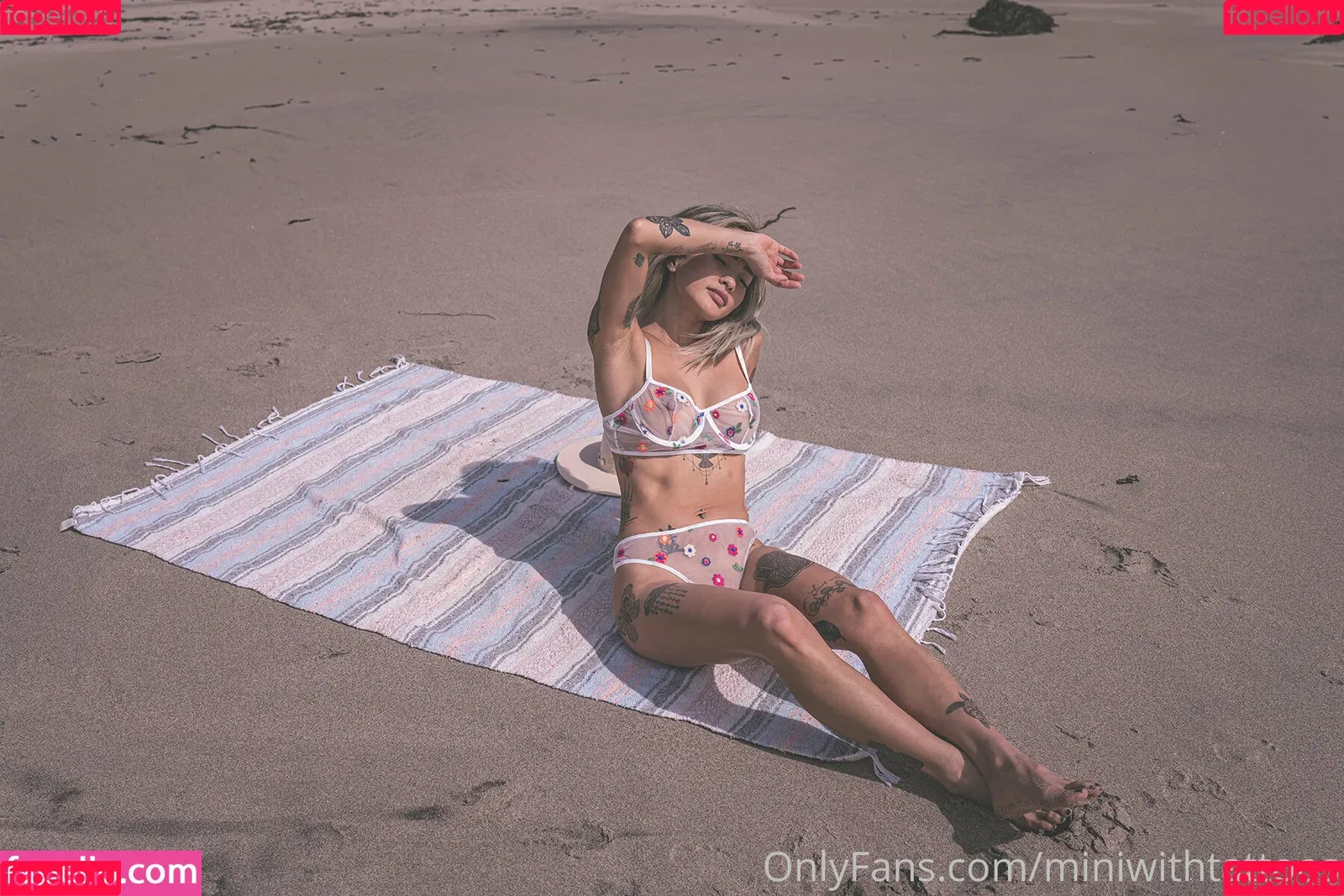 miniwithtattoos Onlyfans Photo Gallery 