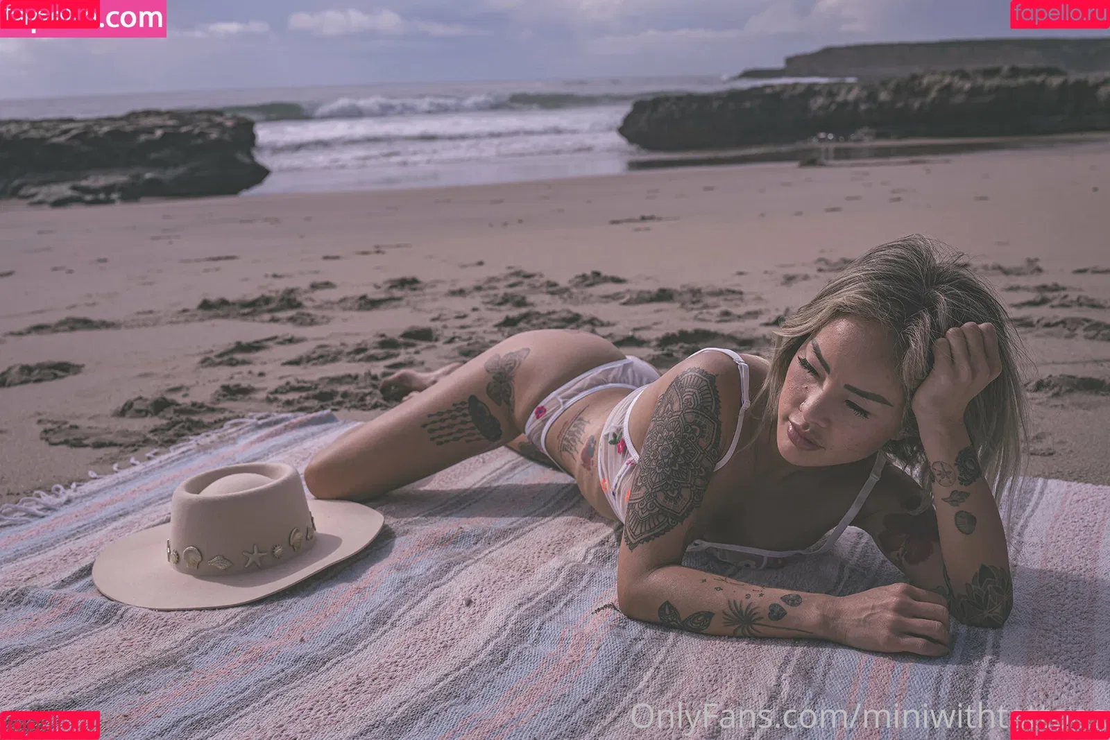 miniwithtattoos Onlyfans Photo Gallery 