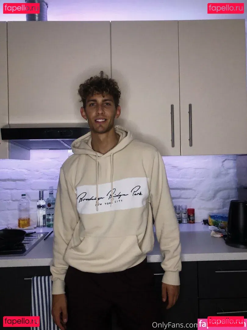 battyboyfree Onlyfans Photo Gallery 