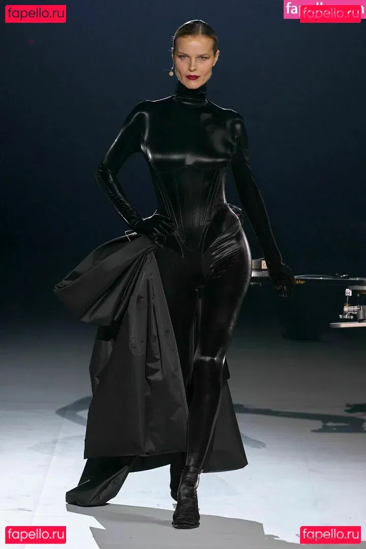 Eva Herzigova Onlyfans Photo Gallery 