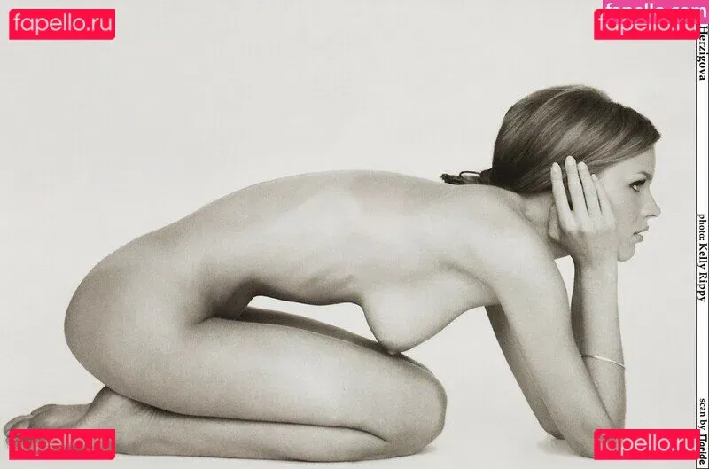 Eva Herzigova Onlyfans Photo Gallery 