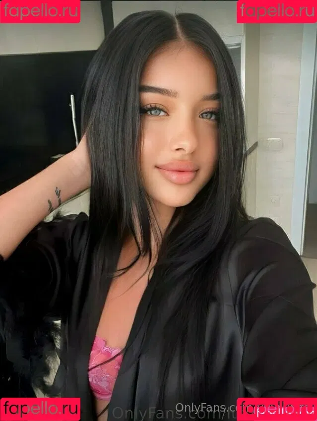 y0ur_wife Onlyfans Photo Gallery 