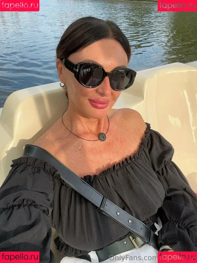 y0ur_wife Onlyfans Photo Gallery 