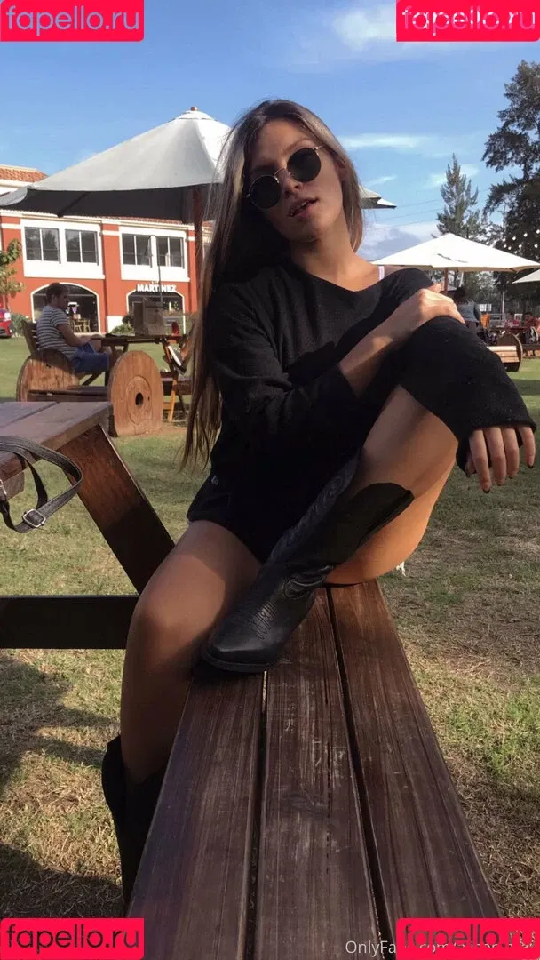 alison.gray Onlyfans Photo Gallery 
