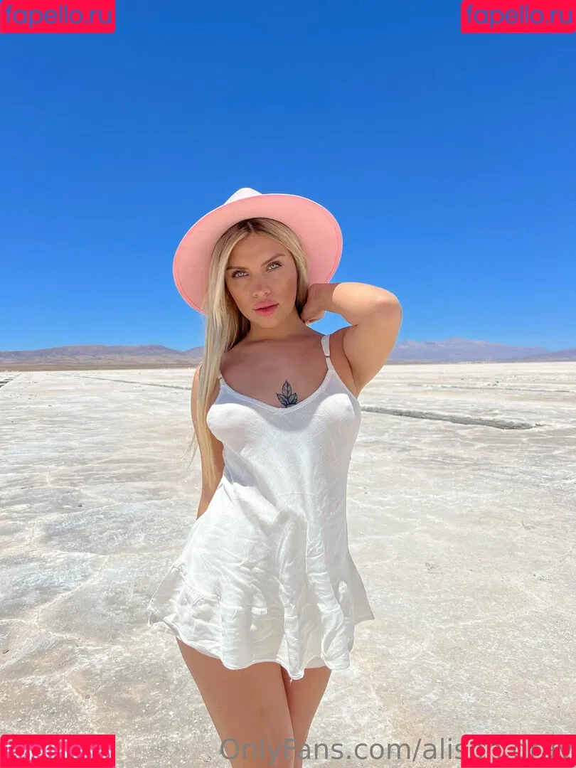 alison.gray Onlyfans Photo Gallery 