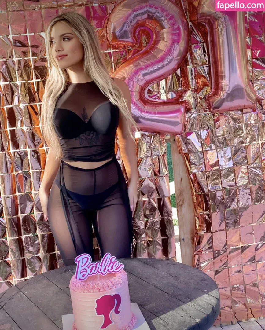 alison.gray Onlyfans Photo Gallery 