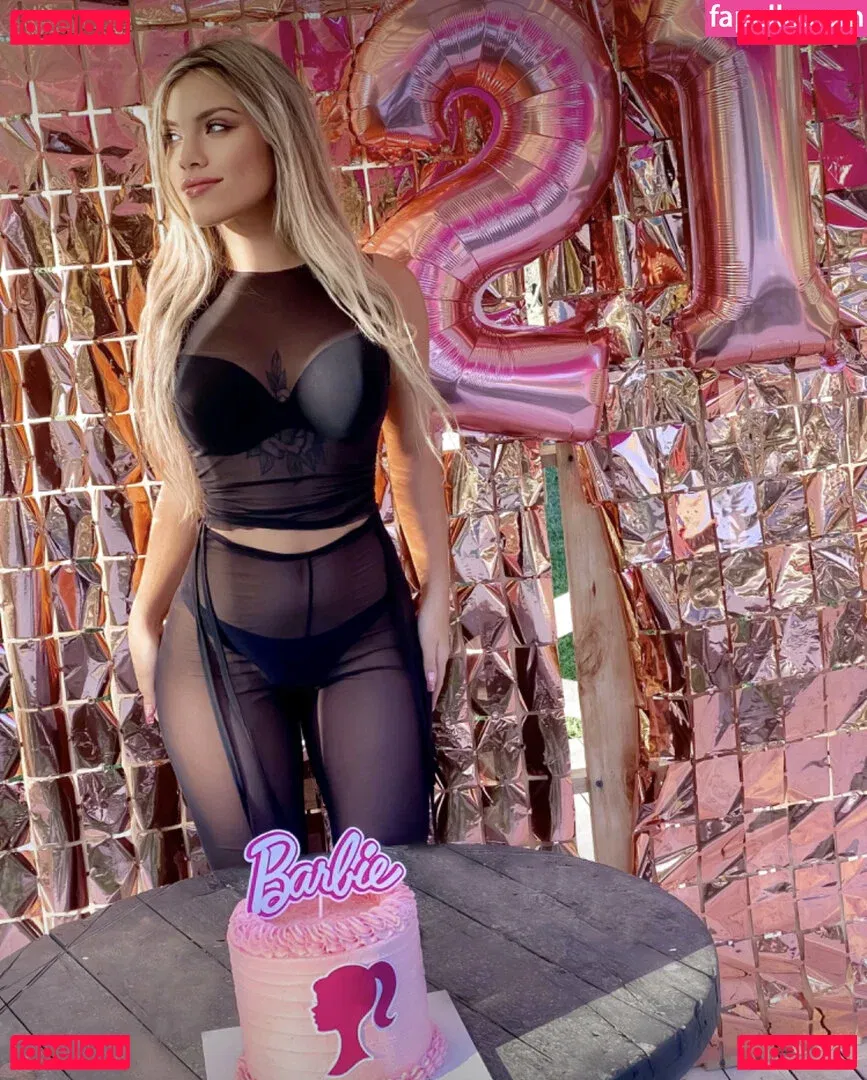 alison.gray Onlyfans Photo Gallery 