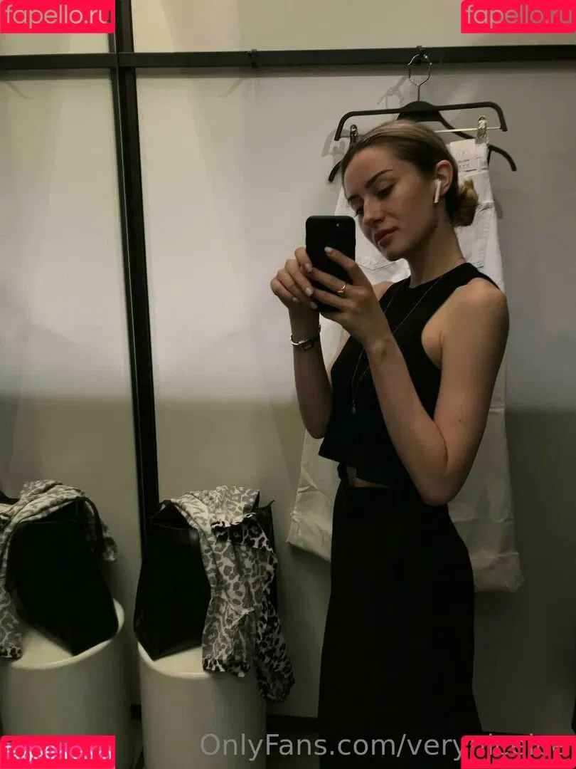 veryniceice Onlyfans Photo Gallery 