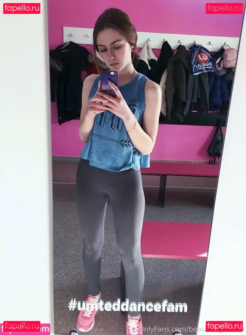 veryniceice Onlyfans Photo Gallery 