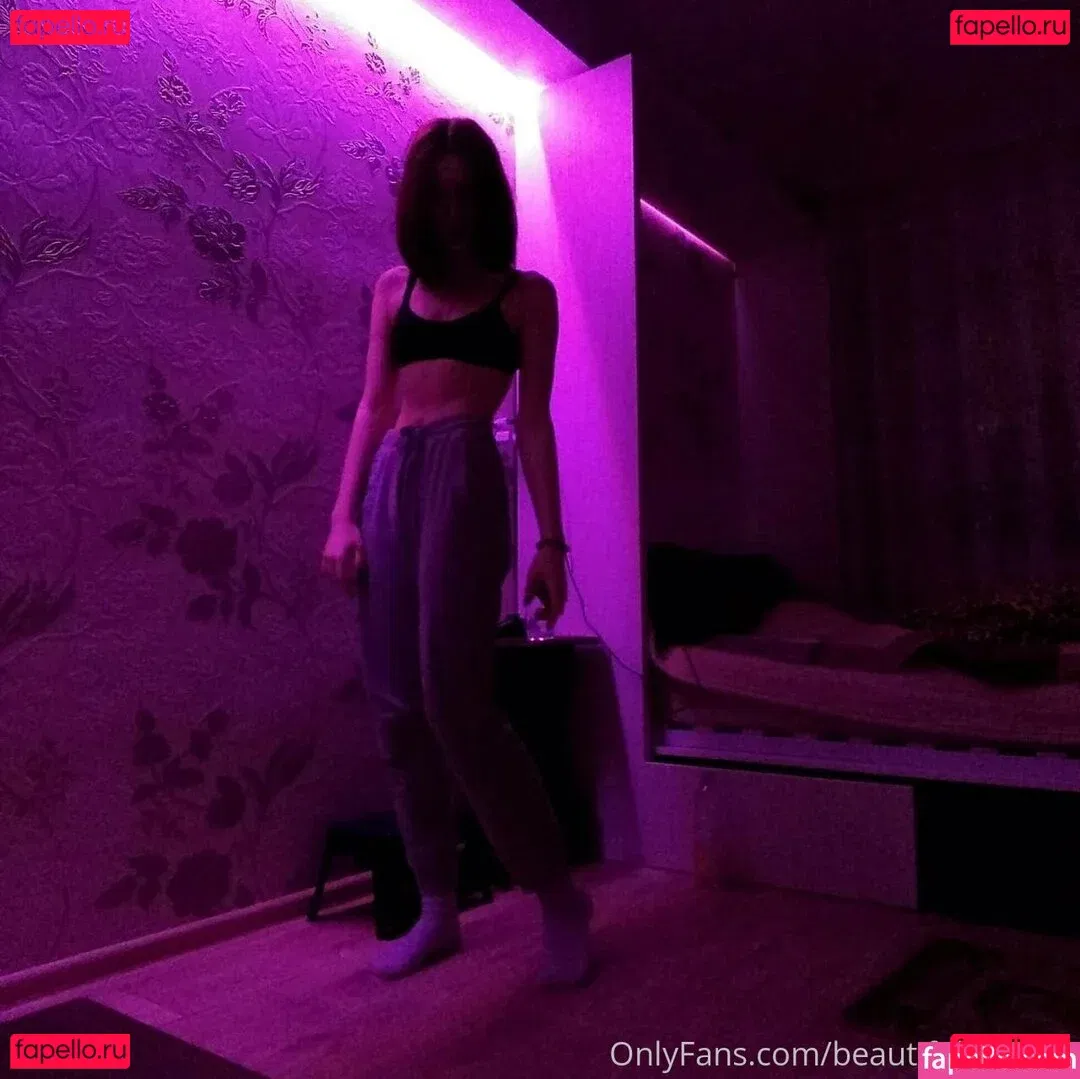 veryniceice Onlyfans Photo Gallery 