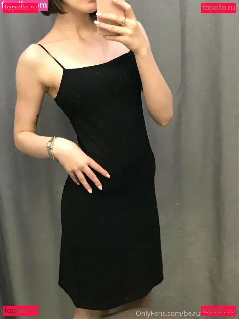 veryniceice Onlyfans Photo Gallery 