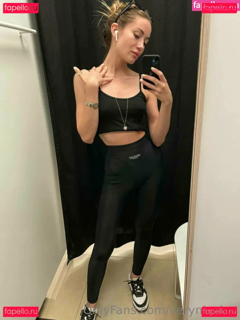 veryniceice Onlyfans Photo Gallery 