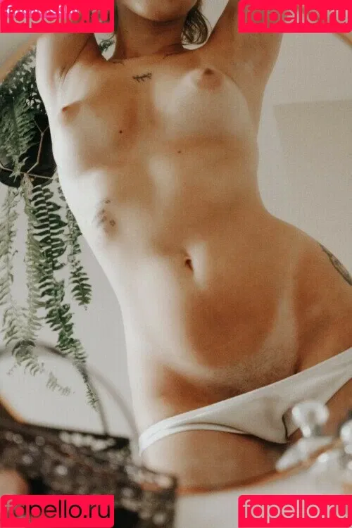 Aliesealieseoff Onlyfans Photo Gallery 