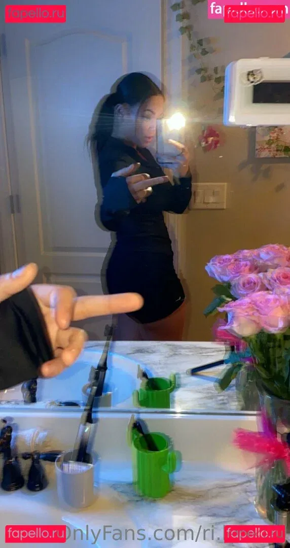 ri.leaked Onlyfans Photo Gallery 