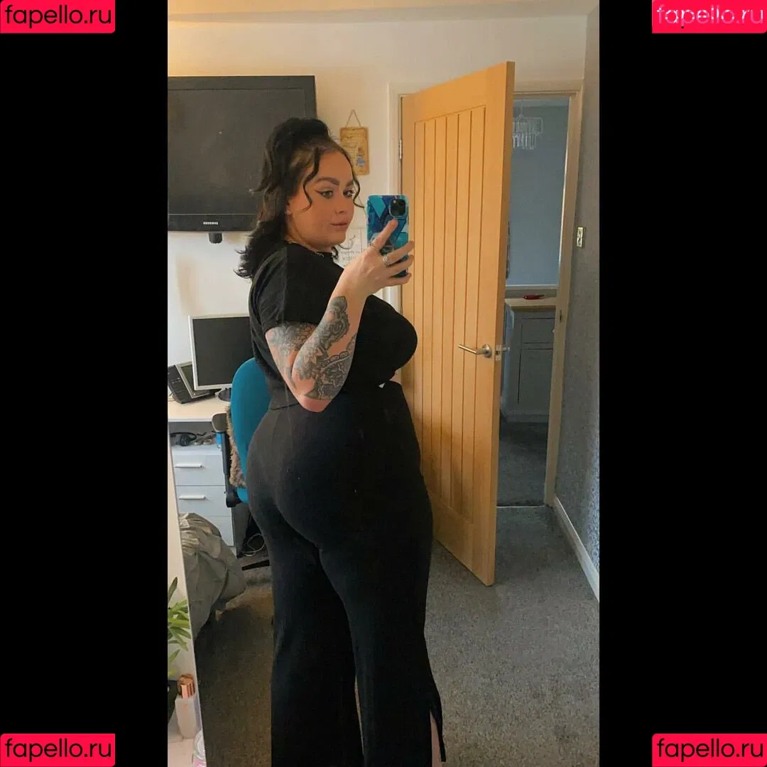 Chloe Hatton Onlyfans Photo Gallery 