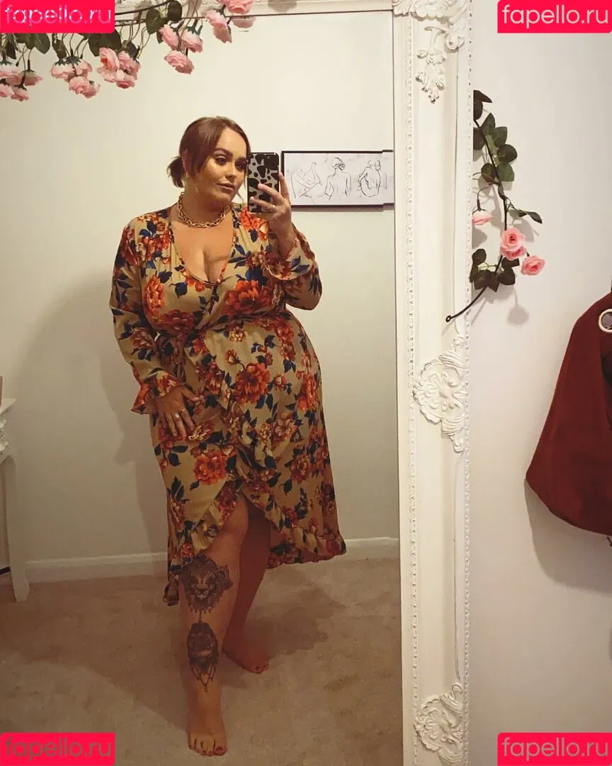 Chloe Hatton Onlyfans Photo Gallery 