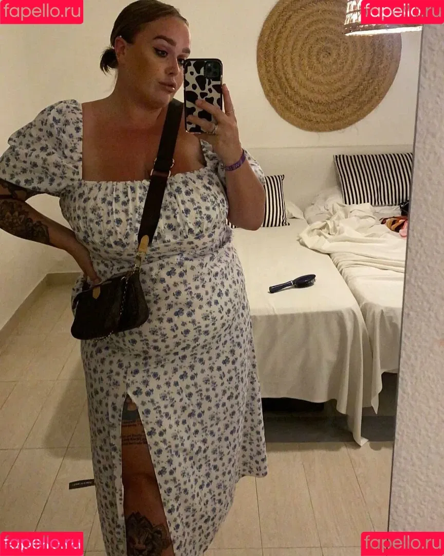 Chloe Hatton Onlyfans Photo Gallery 