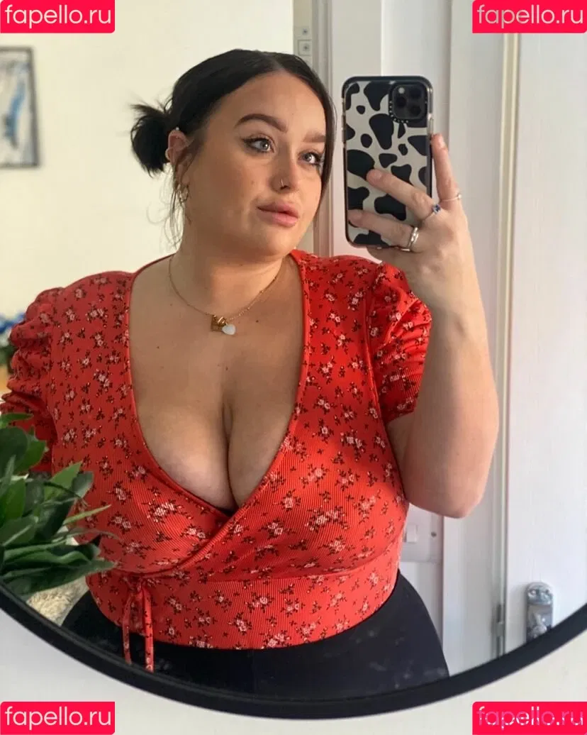 Chloe Hatton Onlyfans Photo Gallery 