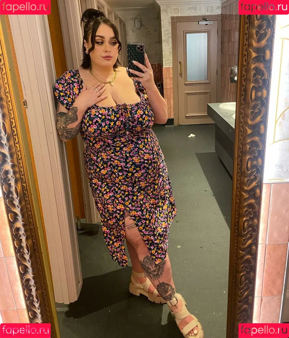 Chloe Hatton Onlyfans Photo Gallery 