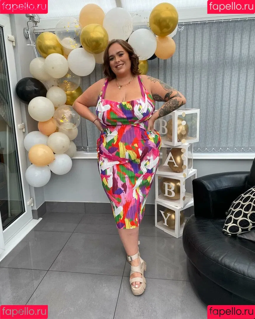 Chloe Hatton Onlyfans Photo Gallery 