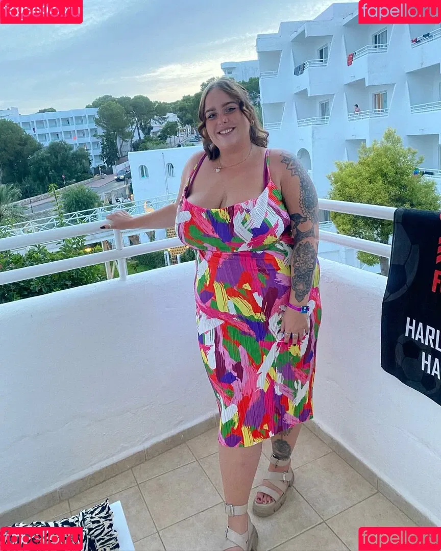 Chloe Hatton Onlyfans Photo Gallery 