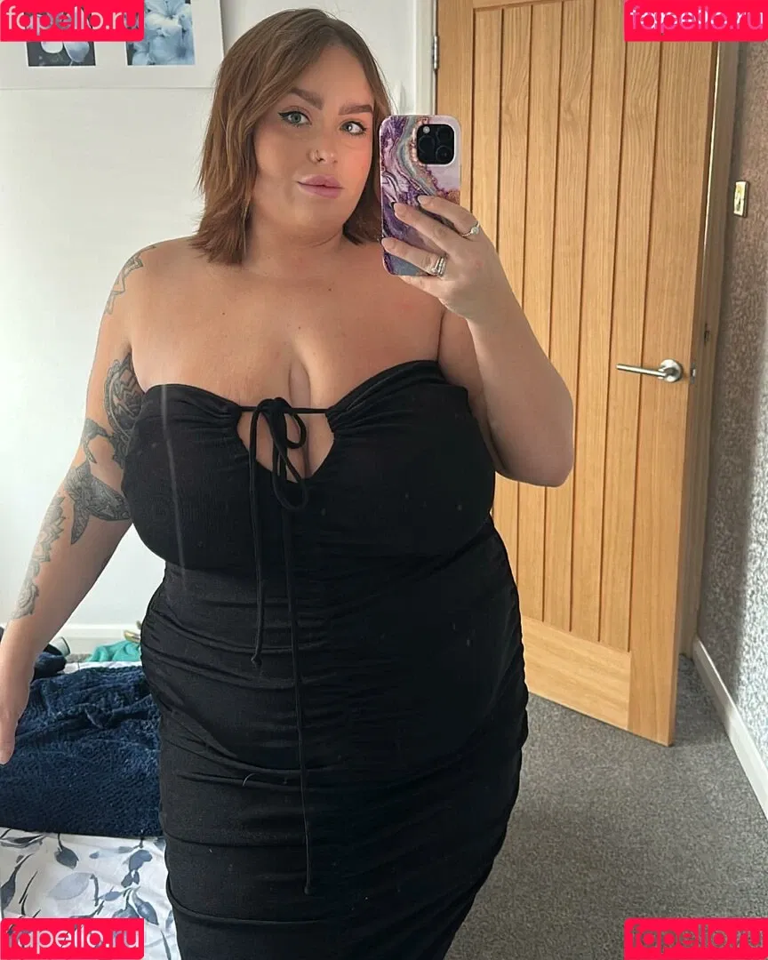 Chloe Hatton Onlyfans Photo Gallery 