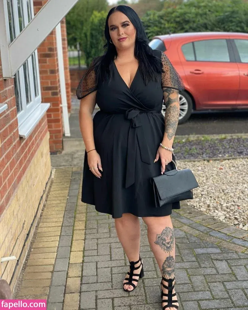 Chloe Hatton Onlyfans Photo Gallery 