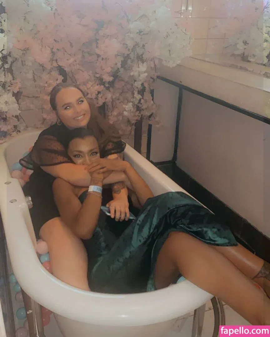 Chloe Hatton Onlyfans Photo Gallery 