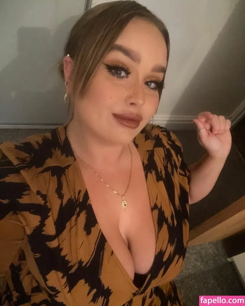 Chloe Hatton Onlyfans Photo Gallery 