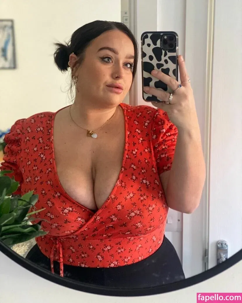 Chloe Hatton Onlyfans Photo Gallery 