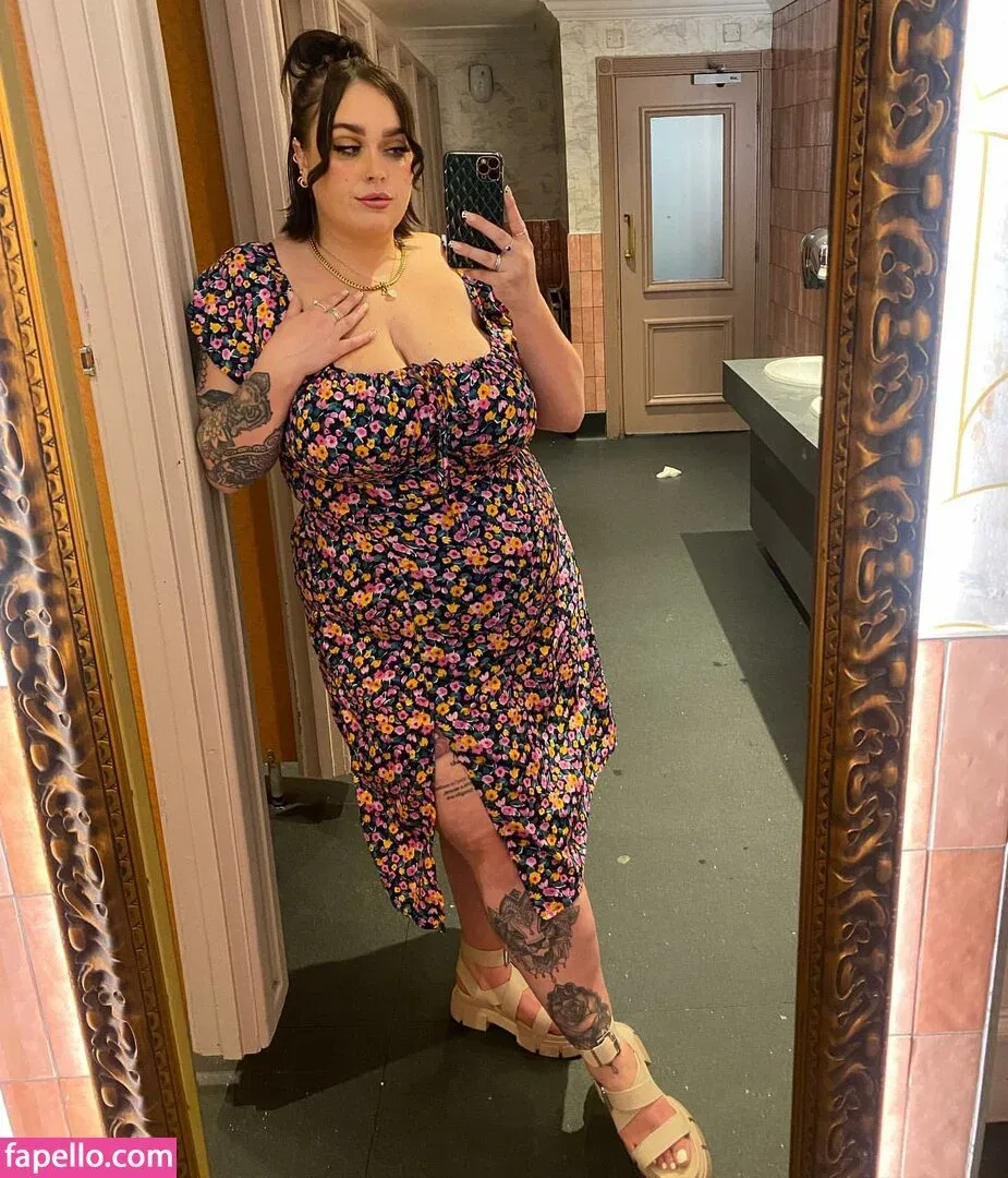 Chloe Hatton Onlyfans Photo Gallery 