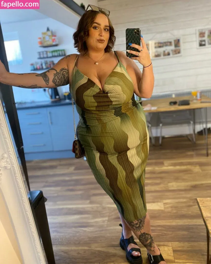 Chloe Hatton Onlyfans Photo Gallery 