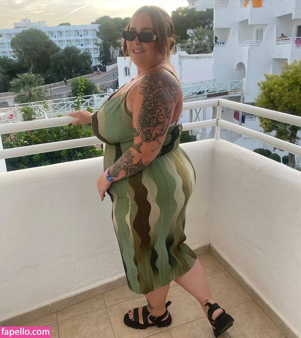 Chloe Hatton Onlyfans Photo Gallery 