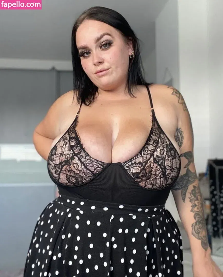 Chloe Hatton Onlyfans Photo Gallery 
