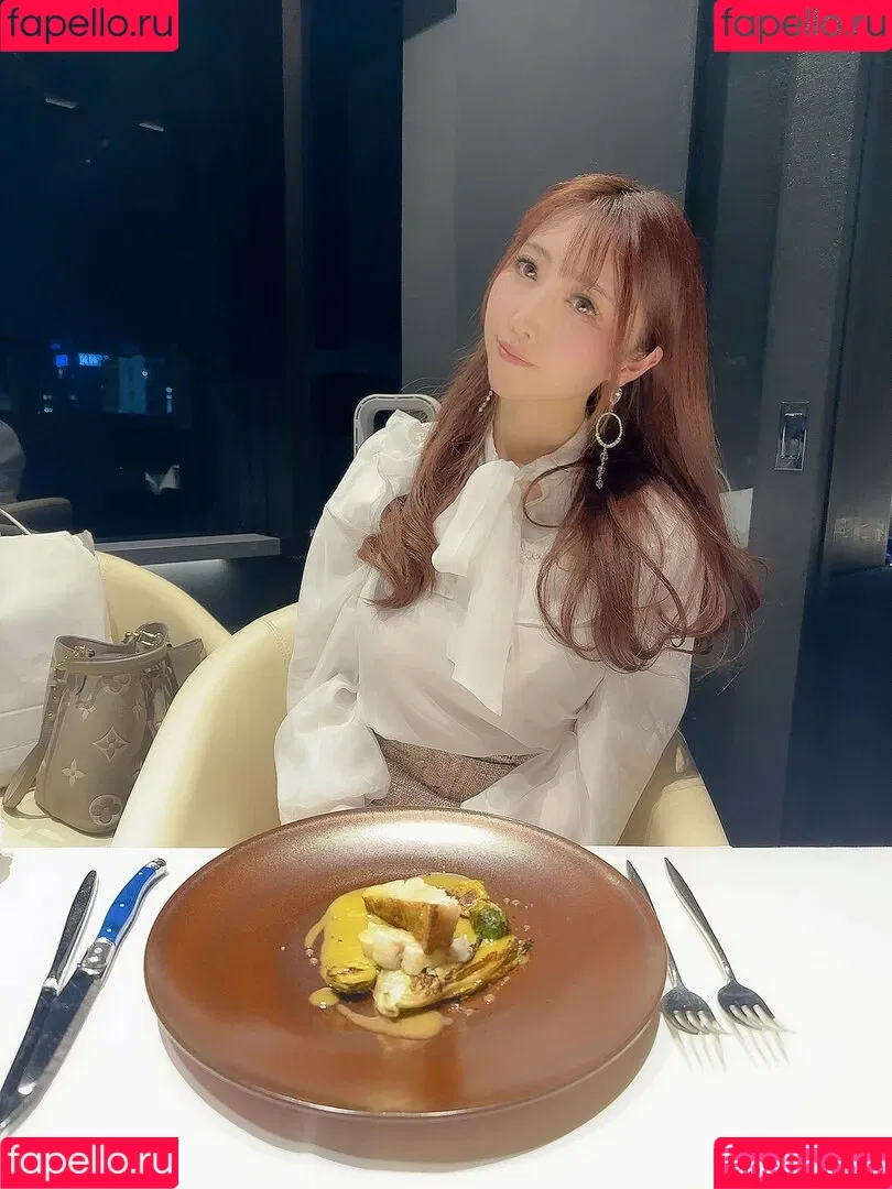 Momoiro Reku Onlyfans Photo Gallery 
