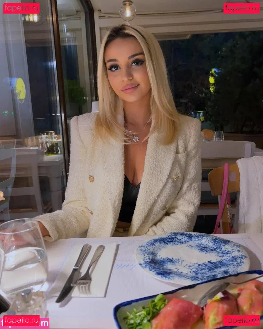 Helenqueen Onlyfans Photo Gallery 