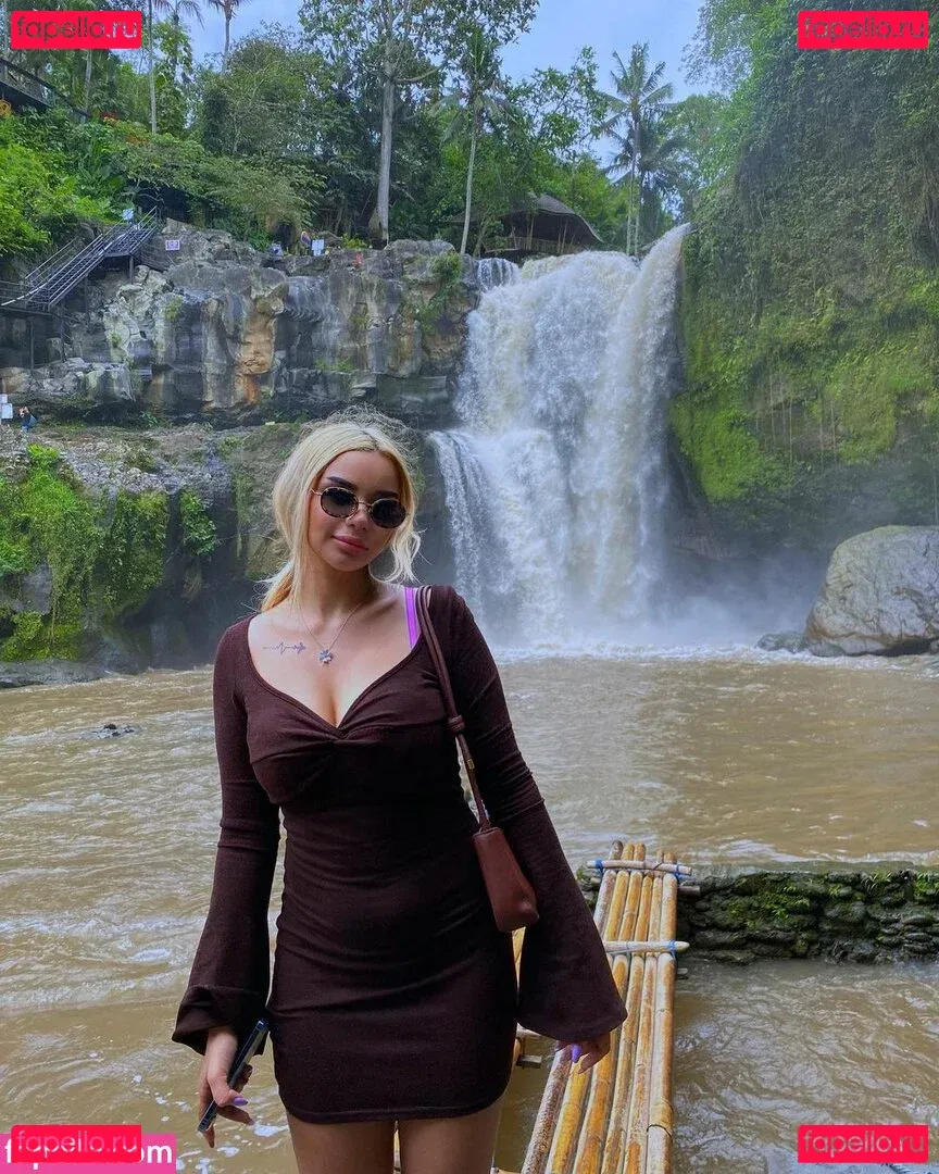 Helenqueen Onlyfans Photo Gallery 