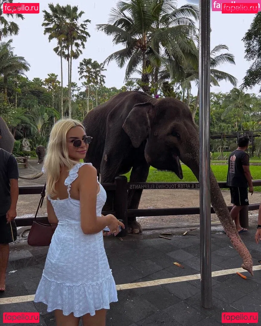 Helenqueen Onlyfans Photo Gallery 