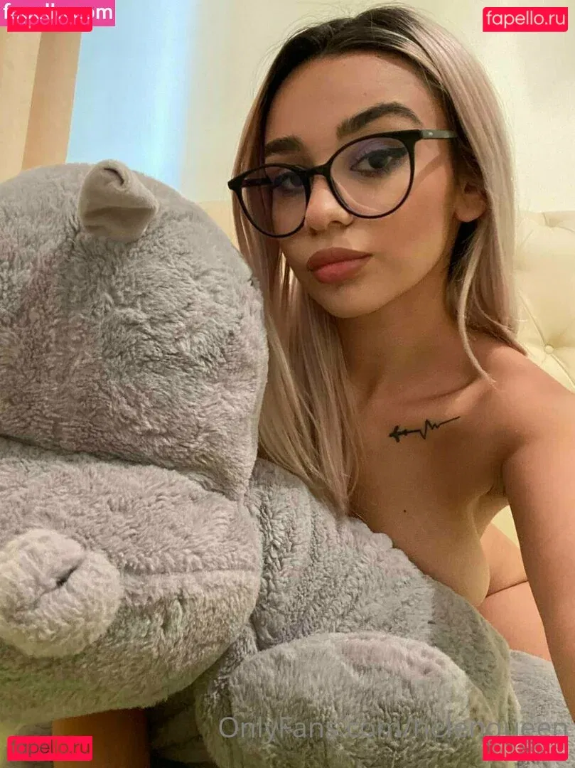 Helenqueen Onlyfans Photo Gallery 