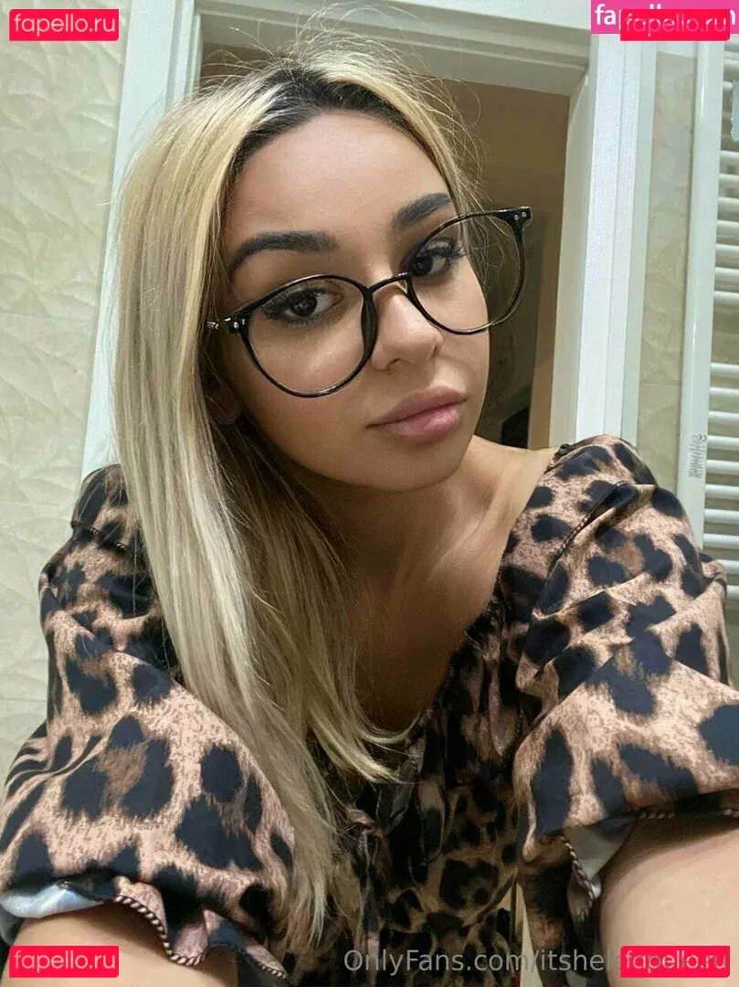 Helenqueen Onlyfans Photo Gallery 