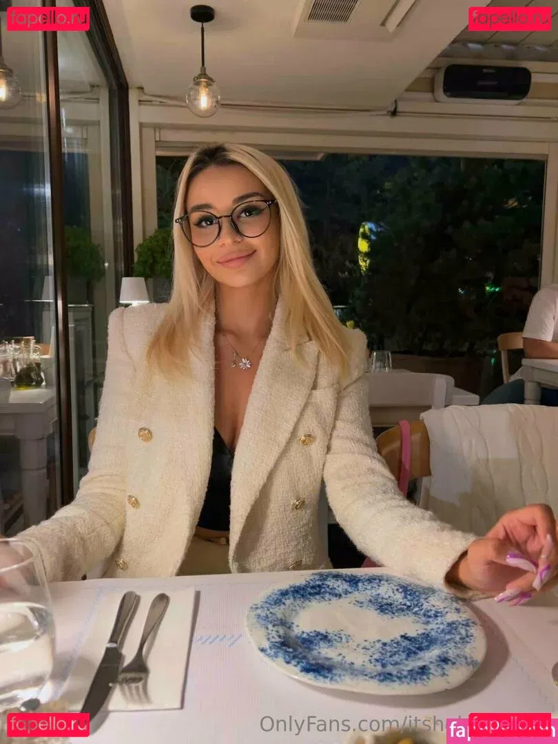 Helenqueen Onlyfans Photo Gallery 