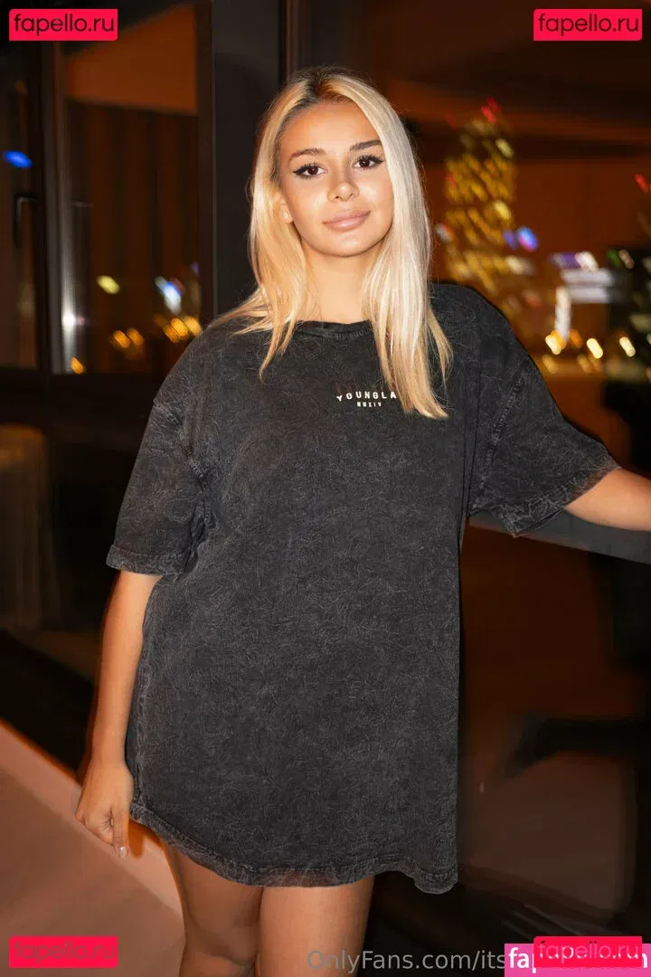 Helenqueen Onlyfans Photo Gallery 