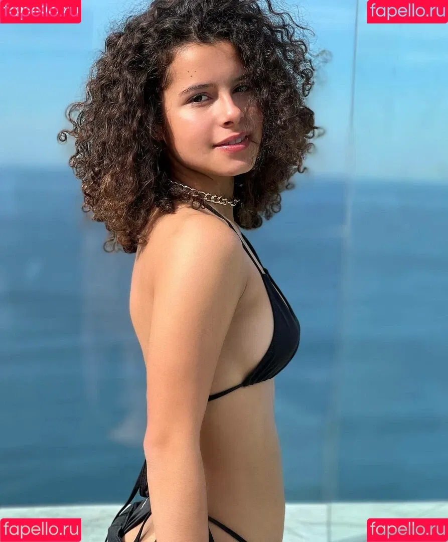 Gabriella Saraivah Onlyfans Photo Gallery 