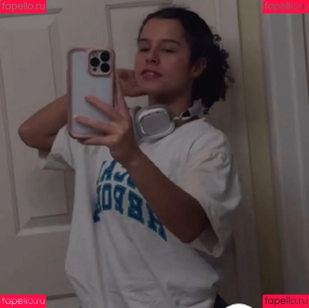 Gabriella Saraivah Onlyfans Photo Gallery 