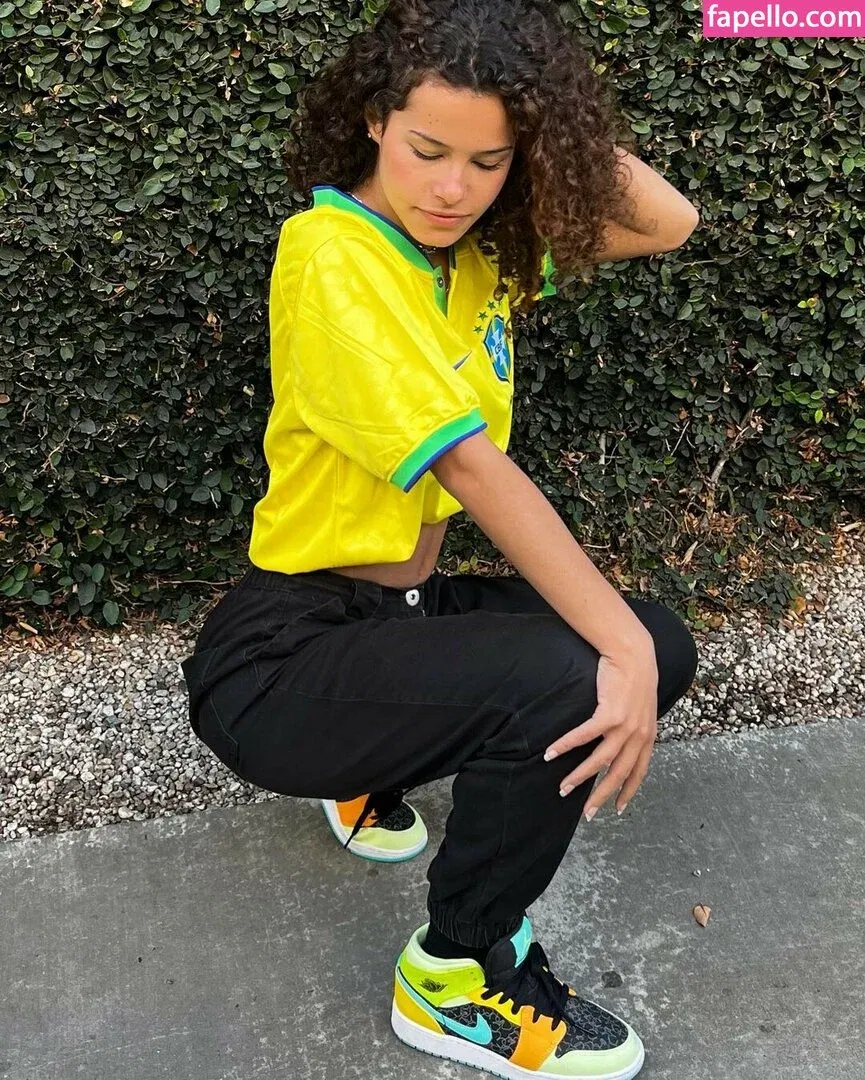 Gabriella Saraivah Onlyfans Photo Gallery 