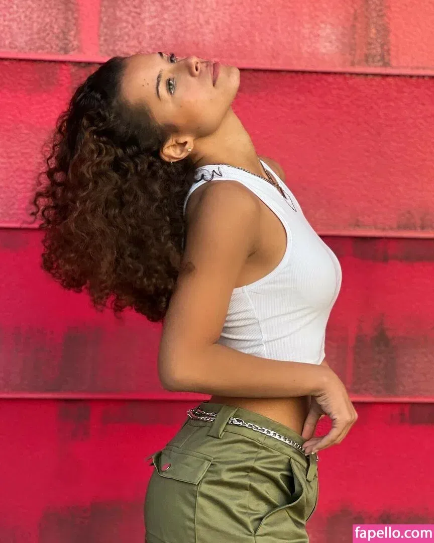 Gabriella Saraivah Onlyfans Photo Gallery 